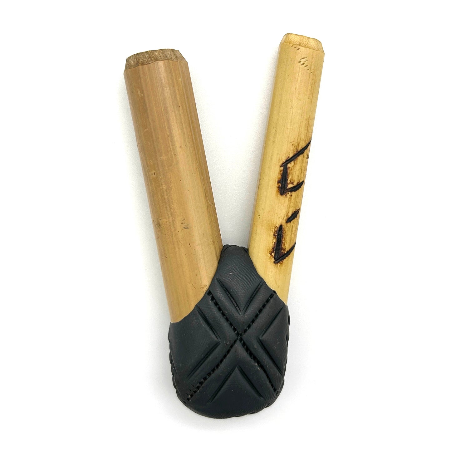 Puyanawa Pipa kuripe de bambú con diseño kêne, hecha a mano en la Amazonía