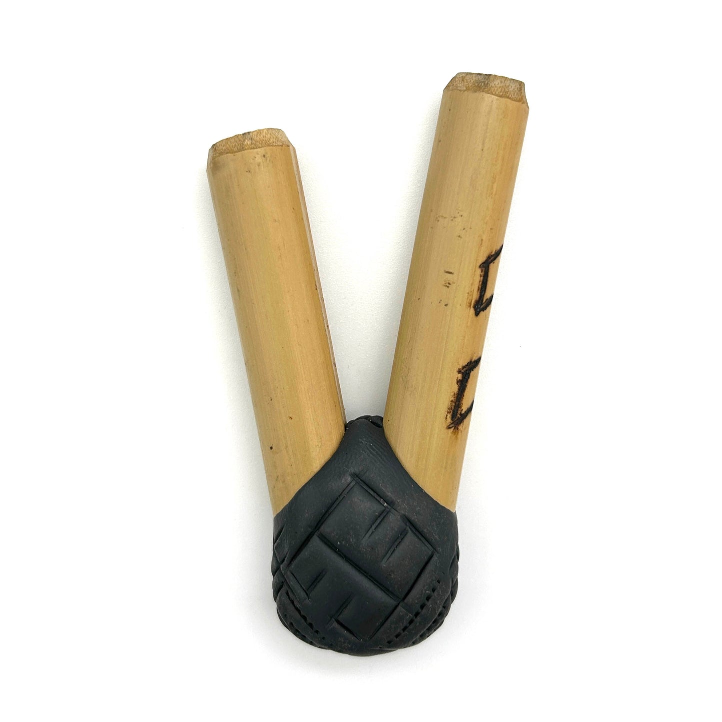 Puyanawa Pipa kuripe de bambú con diseño kêne, hecha a mano en la Amazonía