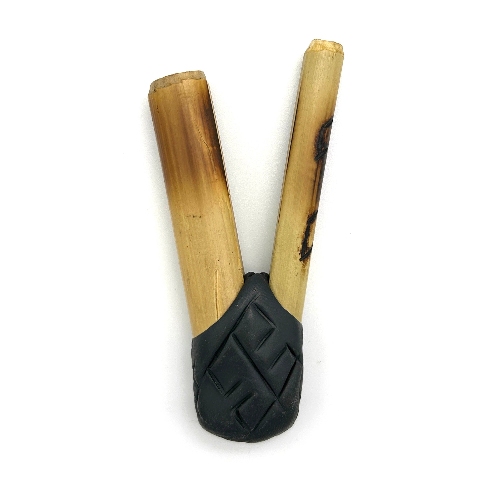 Puyanawa bamboo kuripe pipe with kêne design, handmade in the Amazon