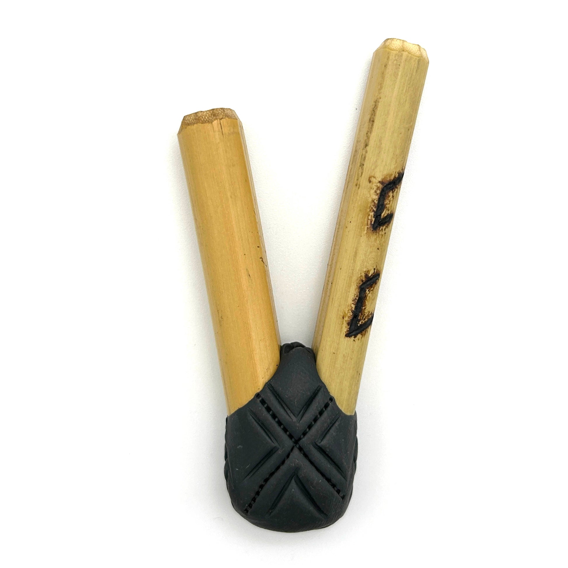 Puyanawa Pipa kuripe de bambú con diseño kêne, hecha a mano en la Amazonía