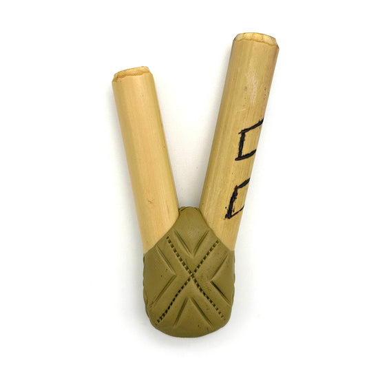 Puyanawa bamboo kuripe pipe with kêne design, handmade in the Amazon