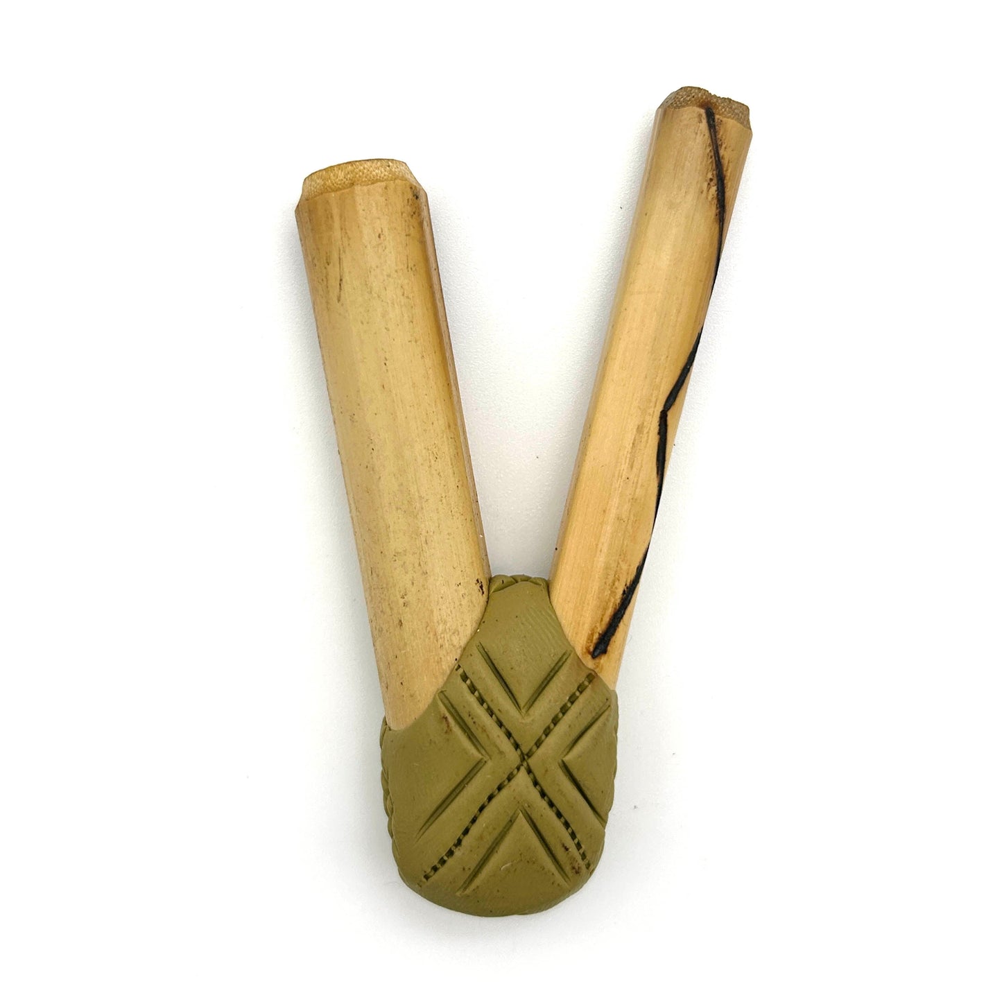 Puyanawa アマゾンで手作りされたケネ模様の竹製クリペパイプ