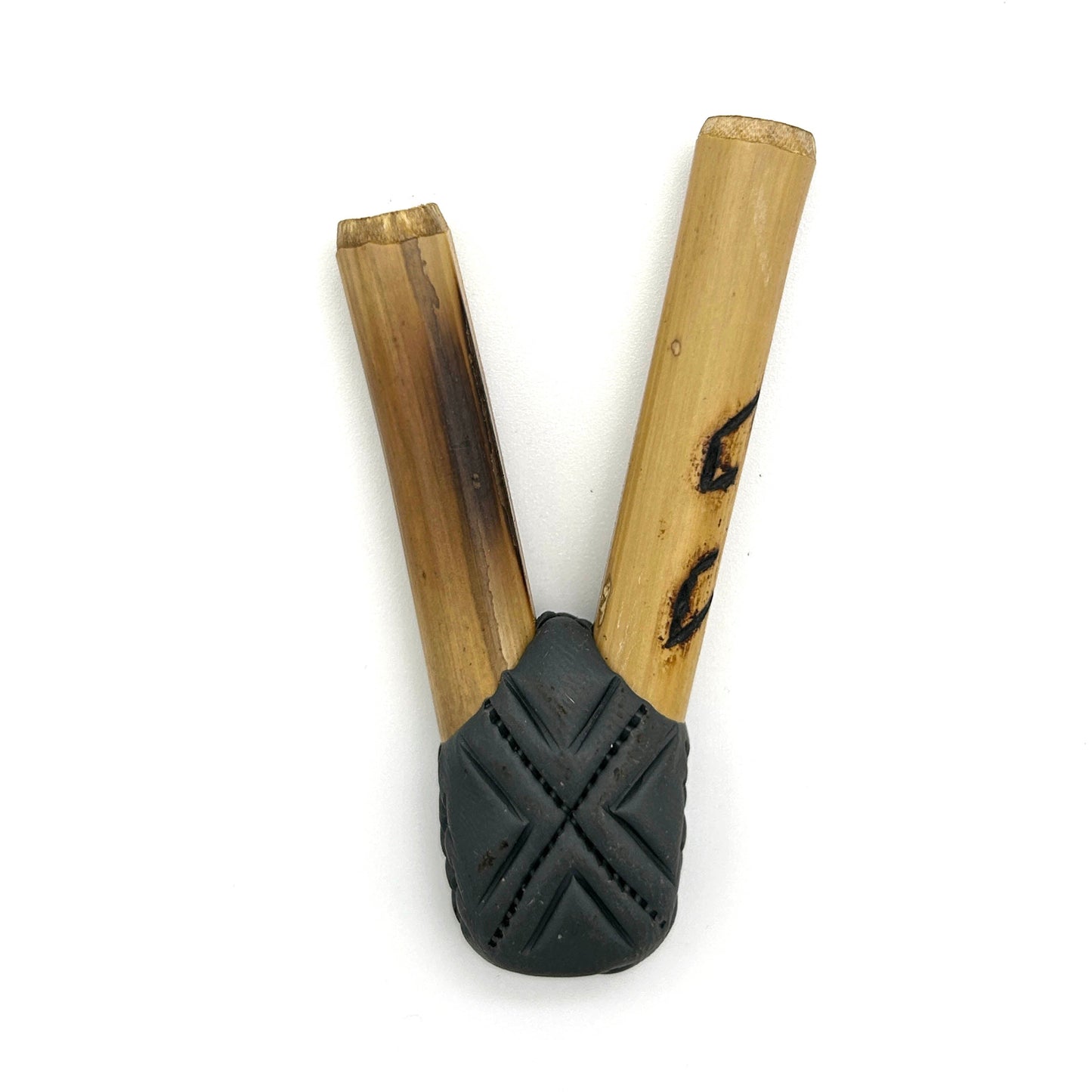 Puyanawa アマゾンで手作りされたケネ模様の竹製クリペパイプ