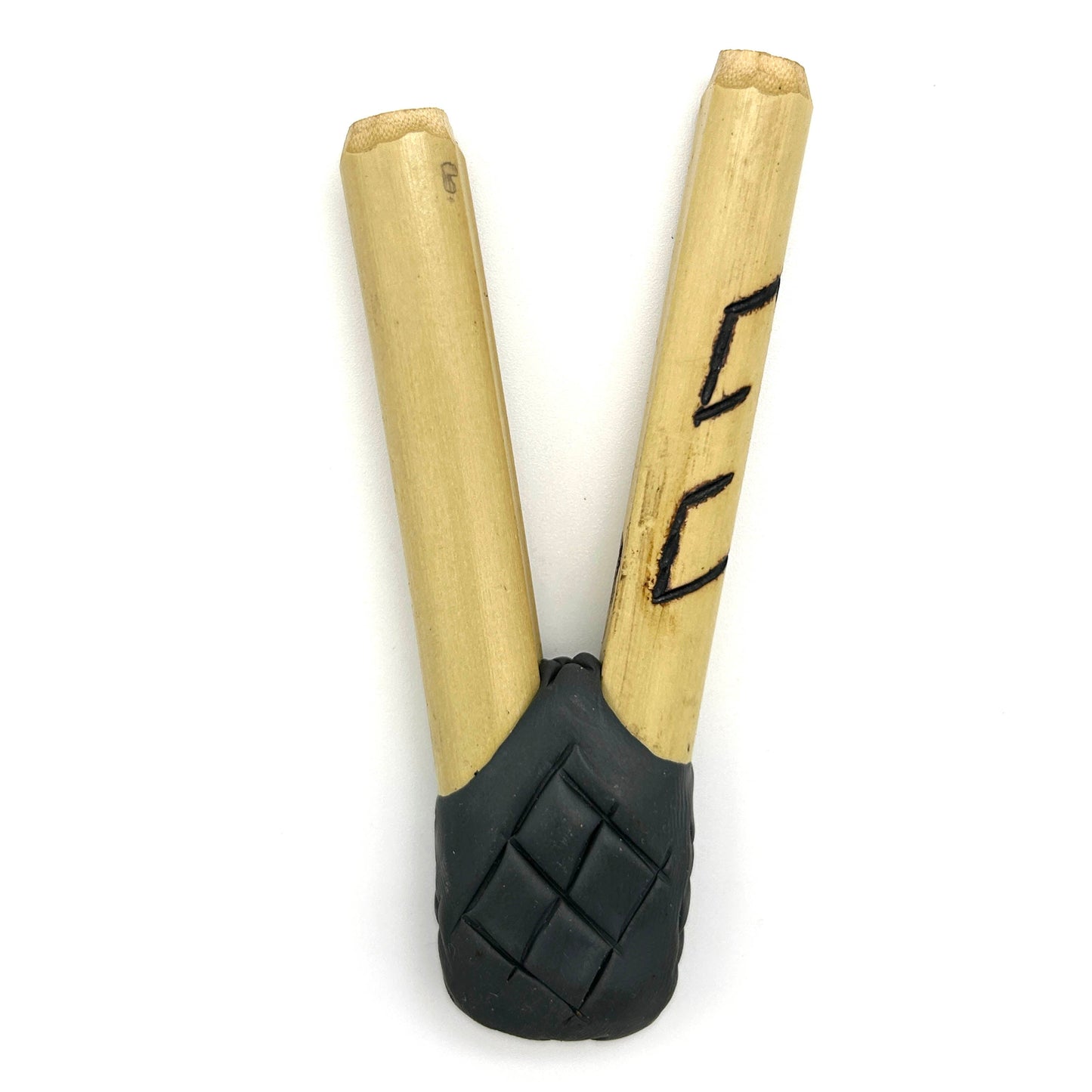 Puyanawa アマゾンで手作りされたケネ模様の竹製クリペパイプ