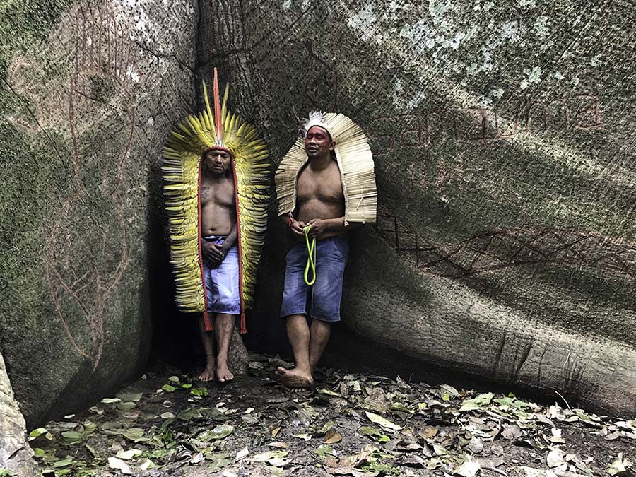 Kaku and Levi Katukina with the mighty samaúma tree